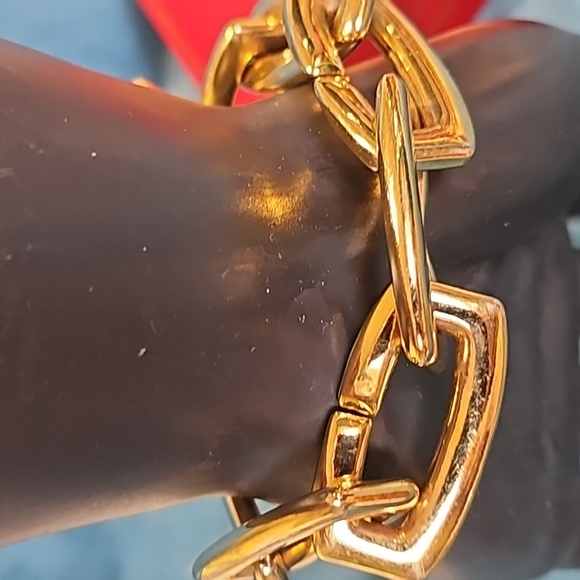 Vince Camuto gold bracelet, chains necklace, gold tone - Picture 7 of 10